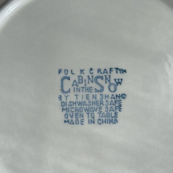 4 dinner Cabin In The Snow by TIENSHAN Christmas plates folk craft - Picture 7 of 8